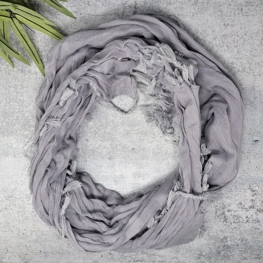 Lightweight Gray Tassel Scarf